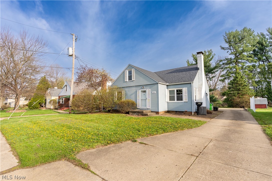 263 Everhard Road SW North Canton OH 44709