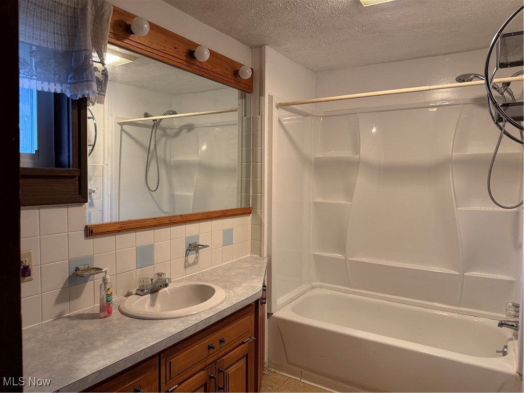 751 E Main Street Ravenna OH 44266