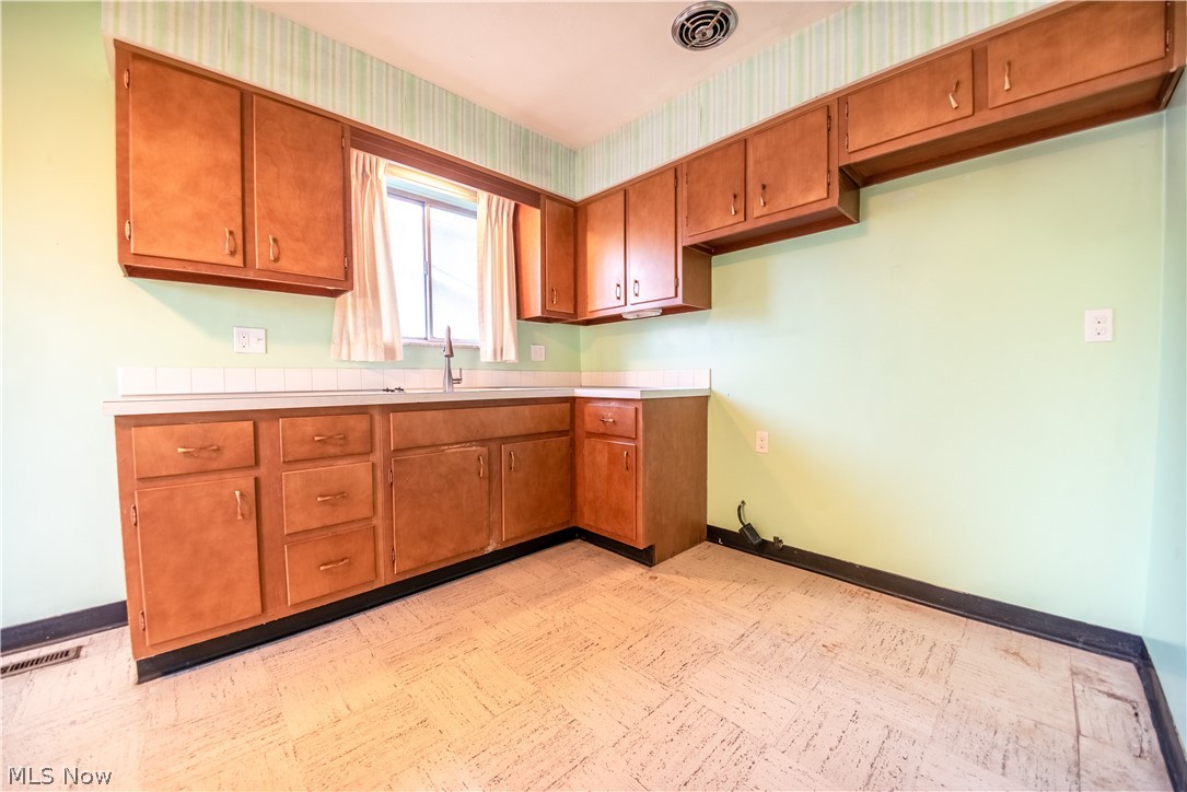 6498 Edgehurst Drive Brook Park OH 44142