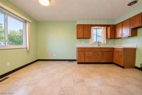 6498 Edgehurst Drive Brook Park OH 44142