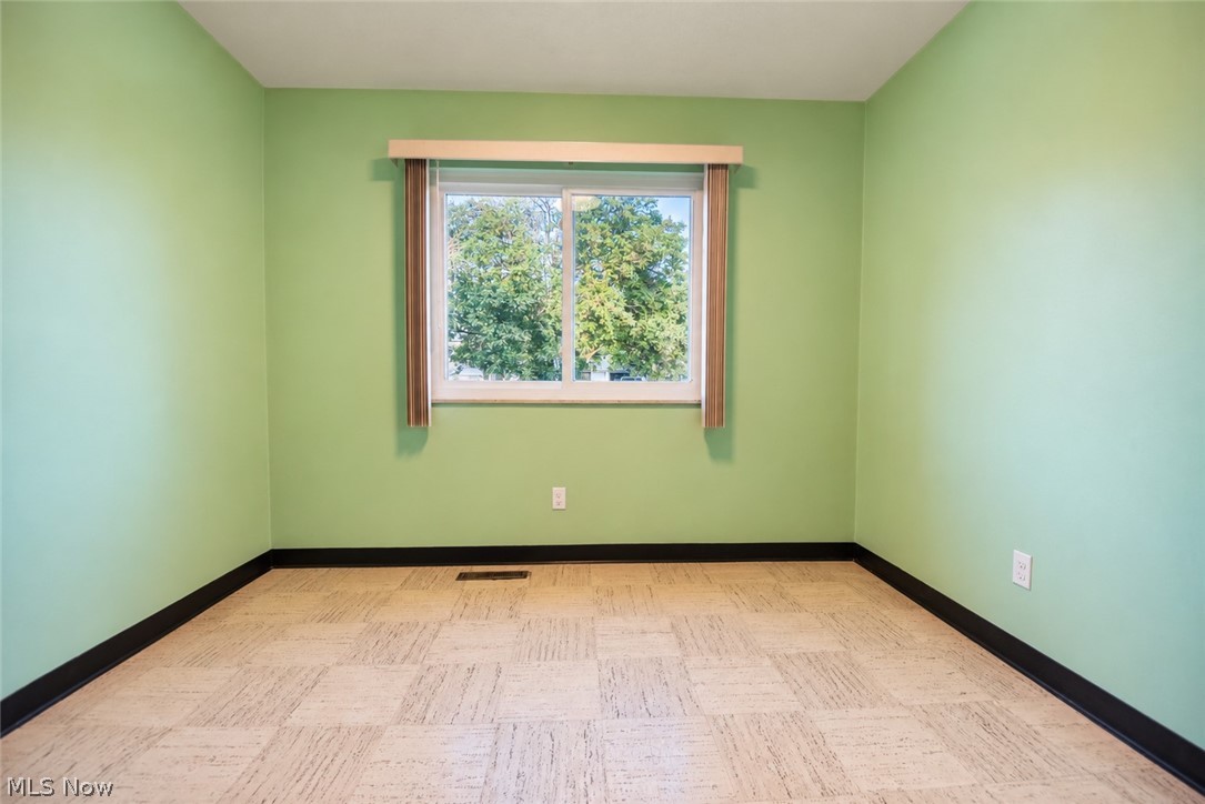 6498 Edgehurst Drive Brook Park OH 44142
