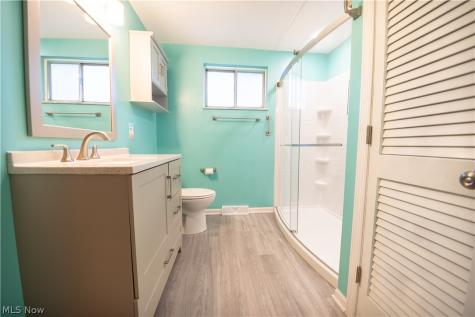 6498 Edgehurst Drive Brook Park OH 44142