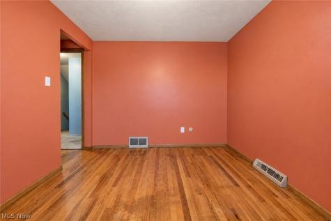 6498 Edgehurst Drive Brook Park OH 44142