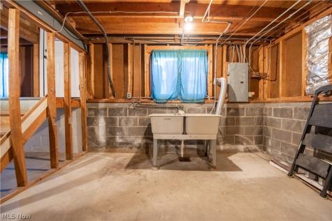6498 Edgehurst Drive Brook Park OH 44142
