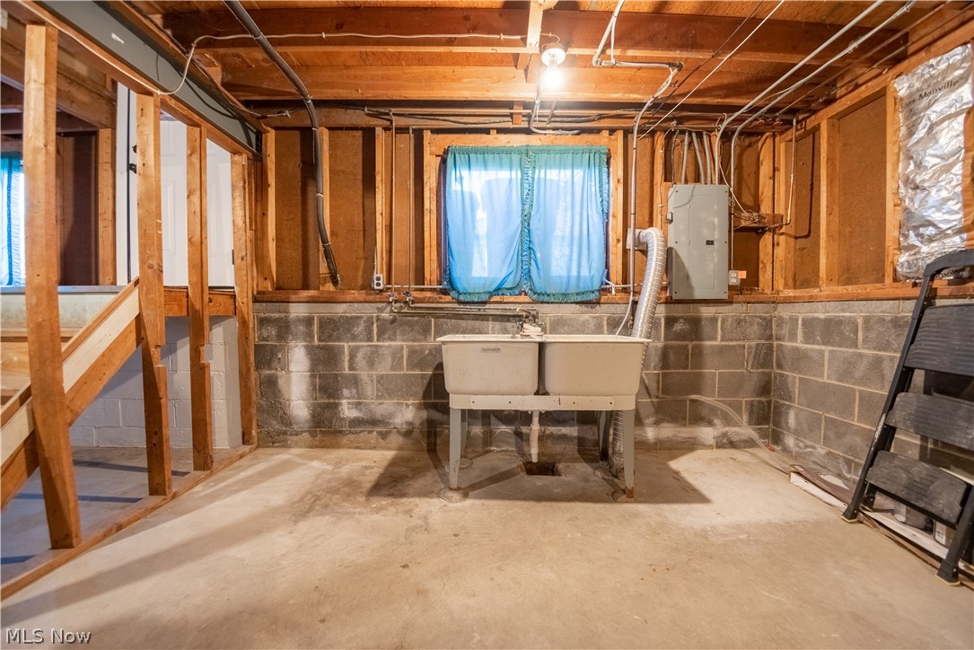 6498 Edgehurst Drive Brook Park OH 44142