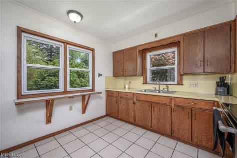216 Lewis Place NE Massillon OH 44646