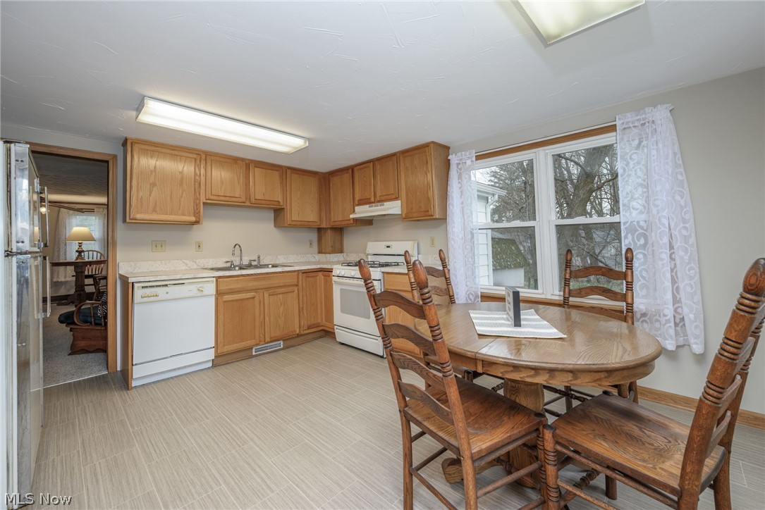 1069 W Nimisila Road New Franklin OH 44216
