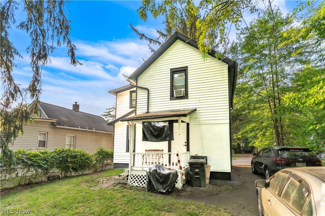 386 E Voris Street Akron OH 44311