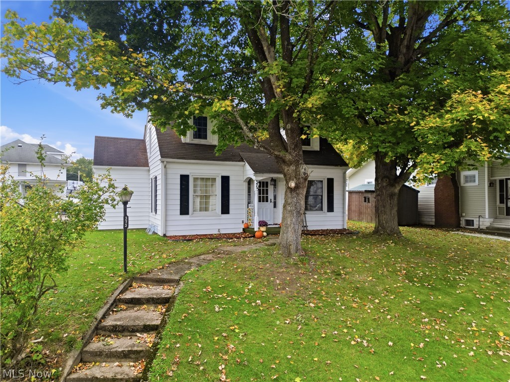373 Cross Street Newcomerstown OH 43832