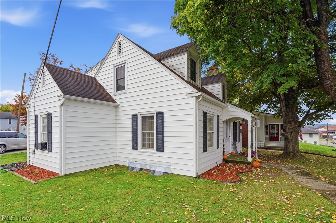 373 Cross Street Newcomerstown OH 43832