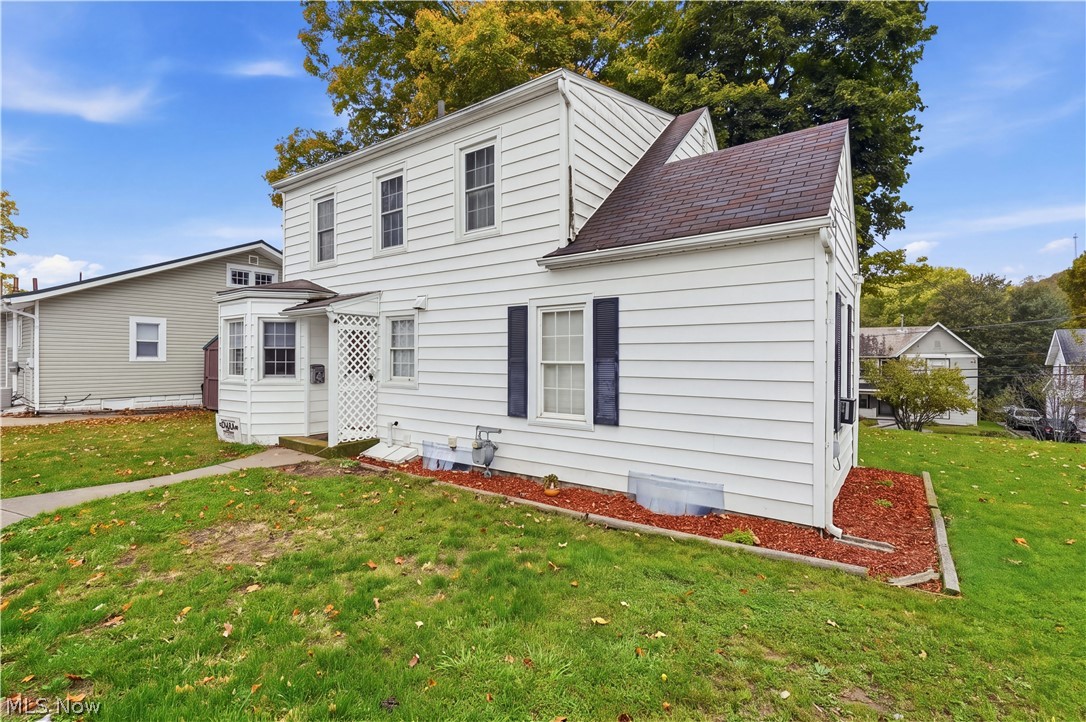 373 Cross Street Newcomerstown OH 43832