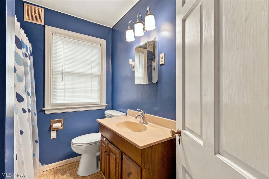 373 Cross Street Newcomerstown OH 43832