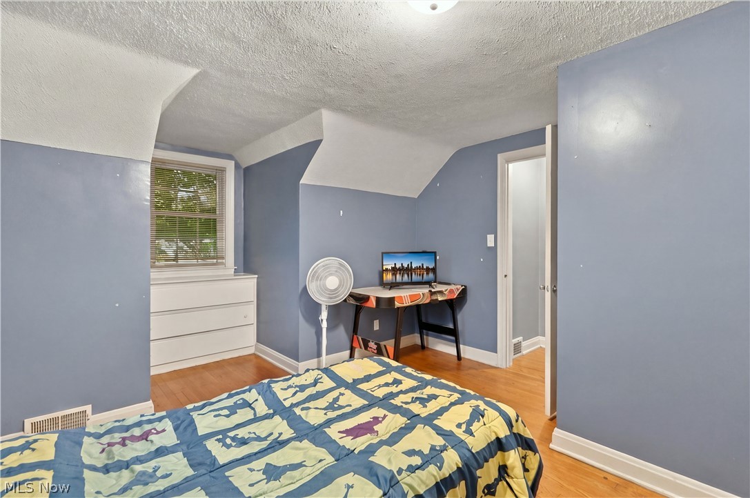 373 Cross Street Newcomerstown OH 43832