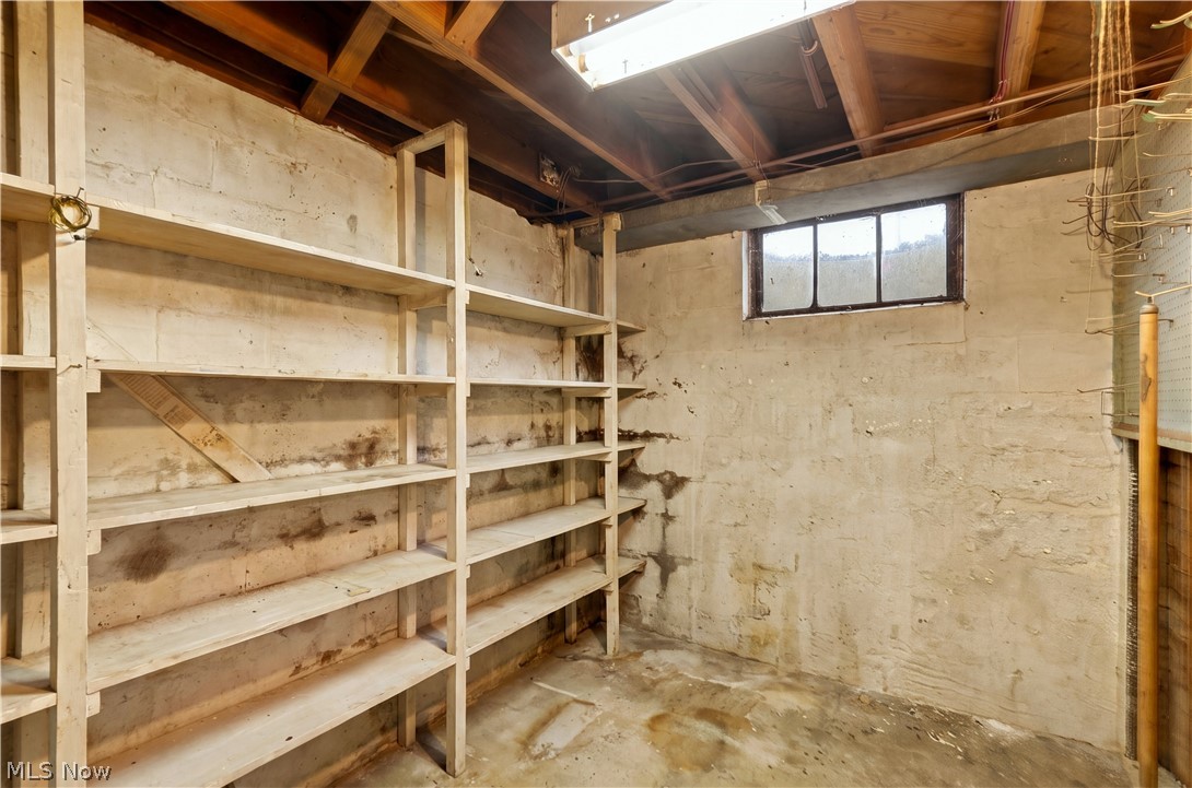 373 Cross Street Newcomerstown OH 43832
