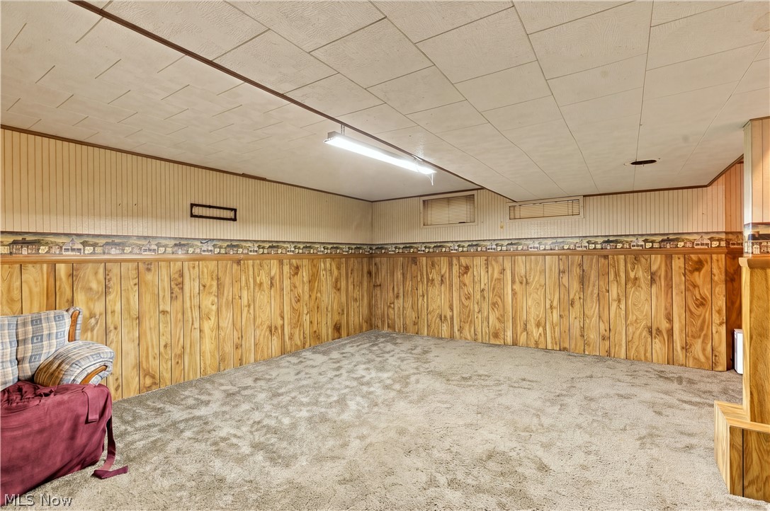 373 Cross Street Newcomerstown OH 43832