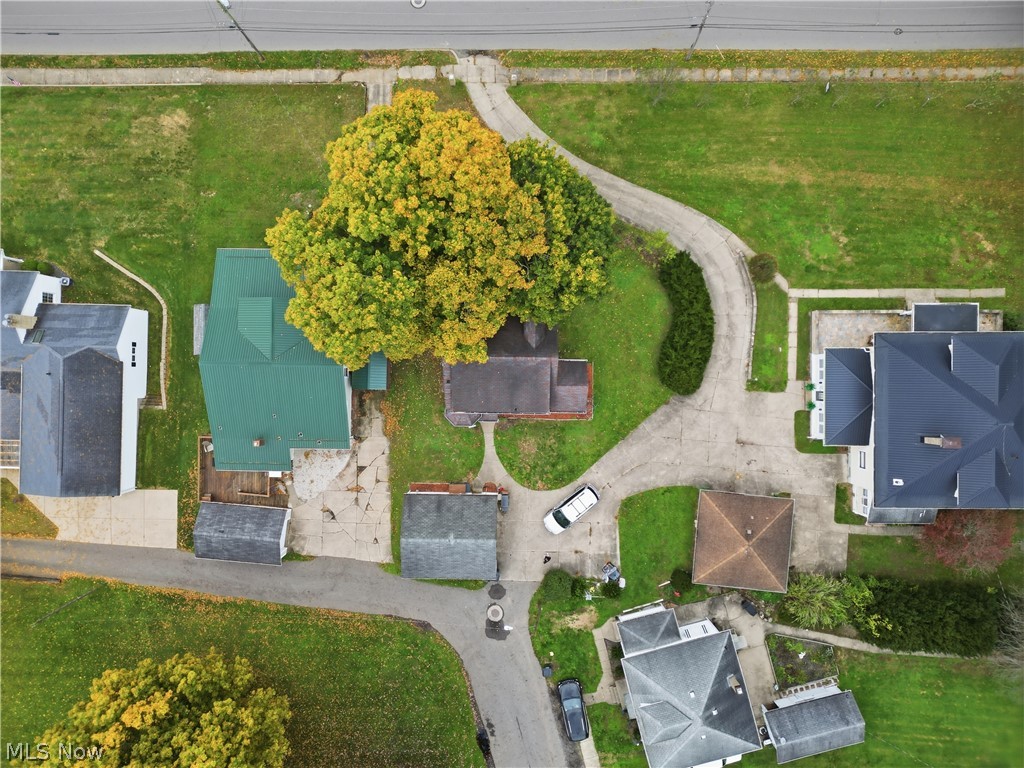 373 Cross Street Newcomerstown OH 43832