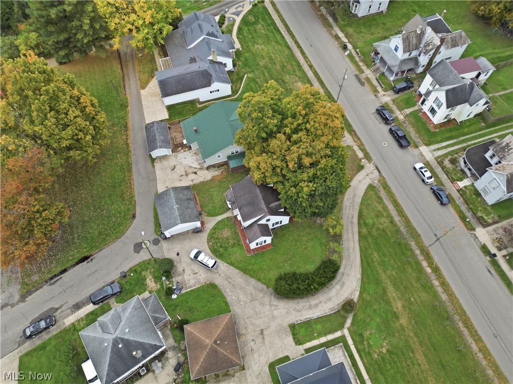 373 Cross Street Newcomerstown OH 43832