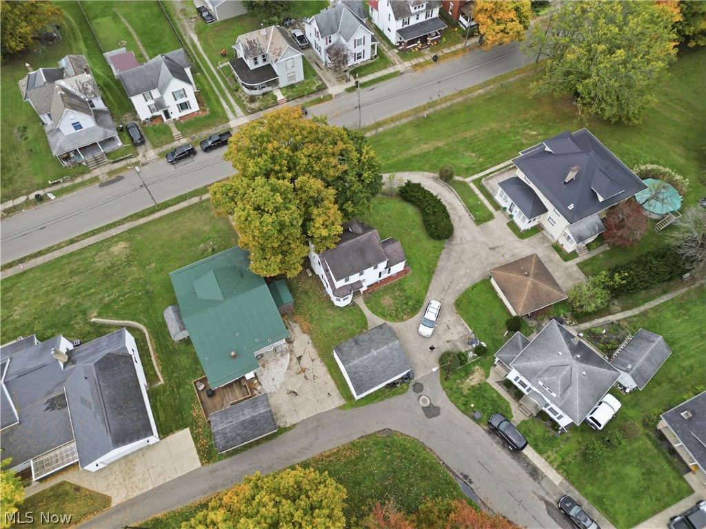 373 Cross Street Newcomerstown OH 43832