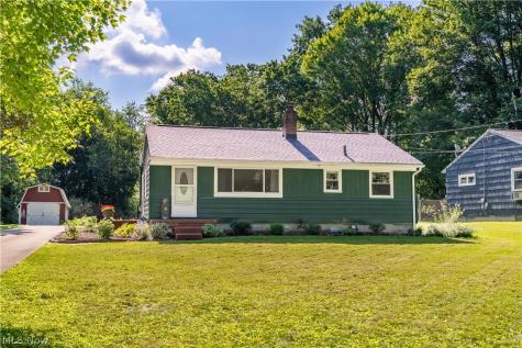 13526 Glenvale Avenue NW Uniontown OH 44685
