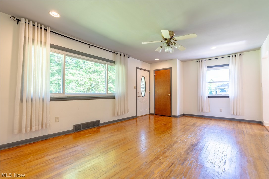13526 Glenvale Avenue NW Uniontown OH 44685