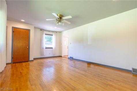 13526 Glenvale Avenue NW Uniontown OH 44685