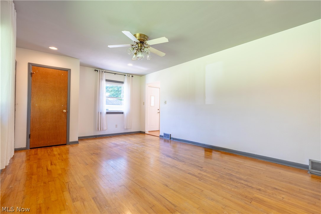13526 Glenvale Avenue NW Uniontown OH 44685
