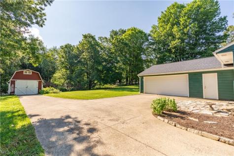13526 Glenvale Avenue NW Uniontown OH 44685