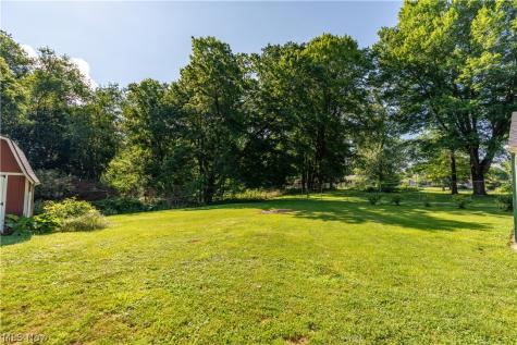 13526 Glenvale Avenue NW Uniontown OH 44685
