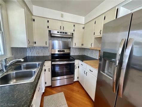 13526 Glenvale Avenue NW Uniontown OH 44685