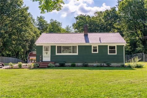 13526 Glenvale Avenue NW Uniontown OH 44685