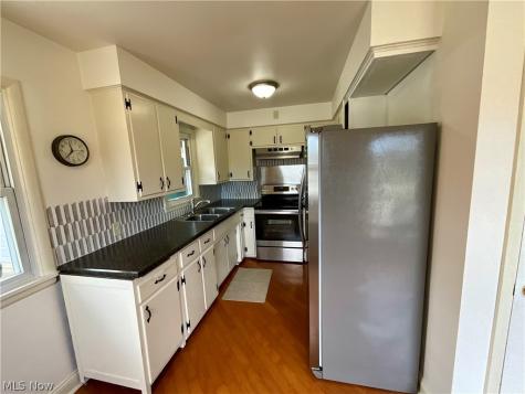 13526 Glenvale Avenue NW Uniontown OH 44685