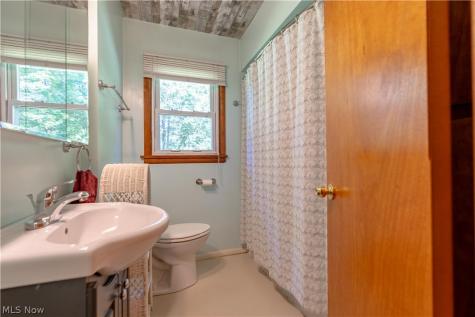 13526 Glenvale Avenue NW Uniontown OH 44685