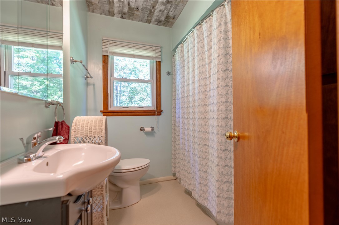 13526 Glenvale Avenue NW Uniontown OH 44685