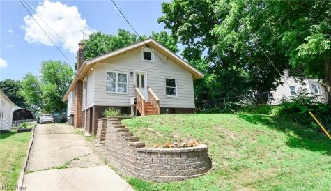 2696 Christensen Avenue Akron OH 44314