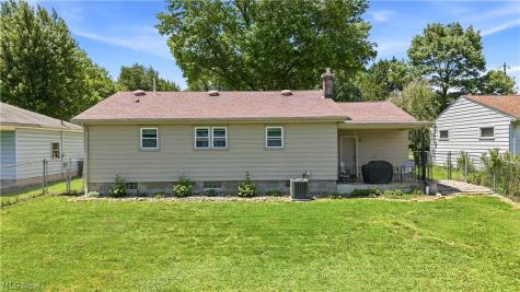 3815 Loma Vista Drive Youngstown OH 44511