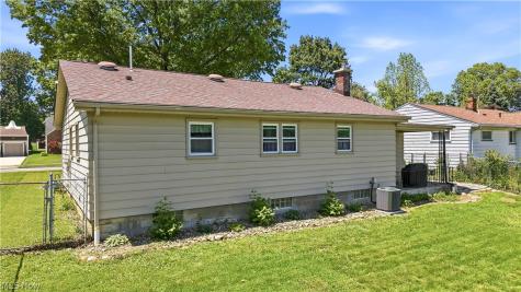 3815 Loma Vista Drive Youngstown OH 44511