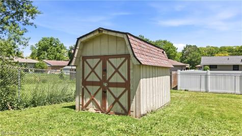 3815 Loma Vista Drive Youngstown OH 44511