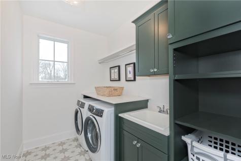 300 Woodridge Lane Moreland Hills OH 44022