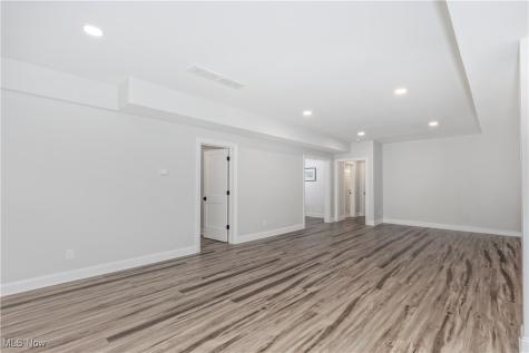 300 Woodridge Lane Moreland Hills OH 44022