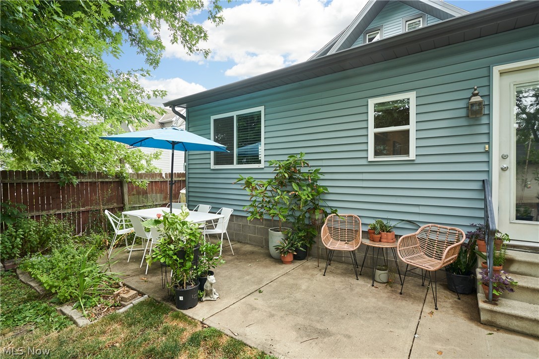 1438 Newman Avenue Lakewood OH 44107