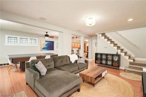 1438 Newman Avenue Lakewood OH 44107