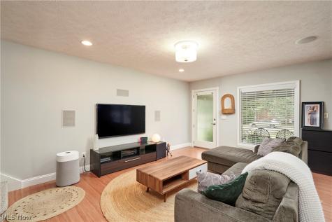 1438 Newman Avenue Lakewood OH 44107