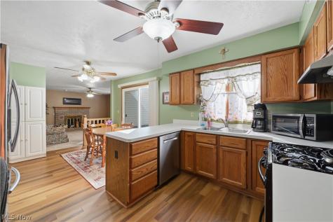 9881 Beechwood Drive North Royalton OH 44133