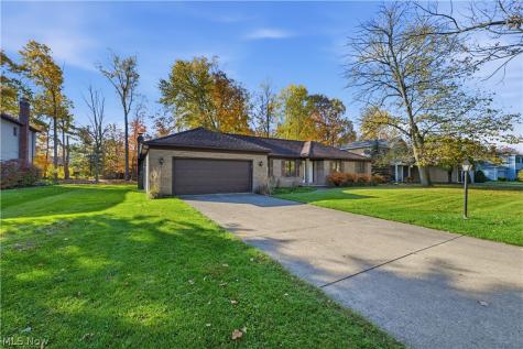 9881 Beechwood Drive North Royalton OH 44133