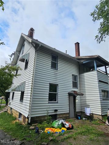 1613 Canfield Road Youngstown OH 44511