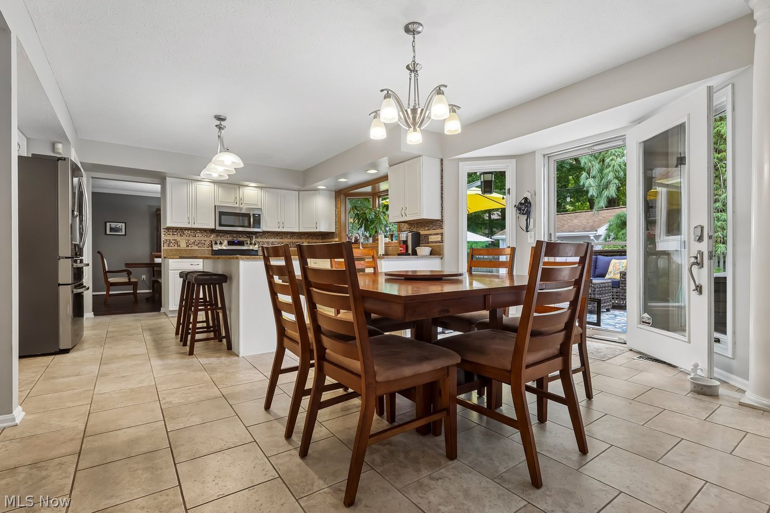 3685 Cinnamon Way Westlake OH 44145