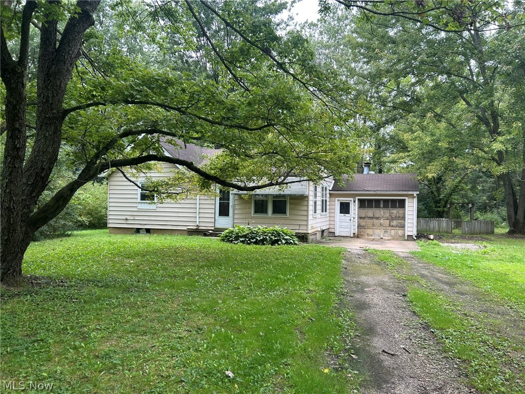 11038 White Avenue Elyria OH 44035