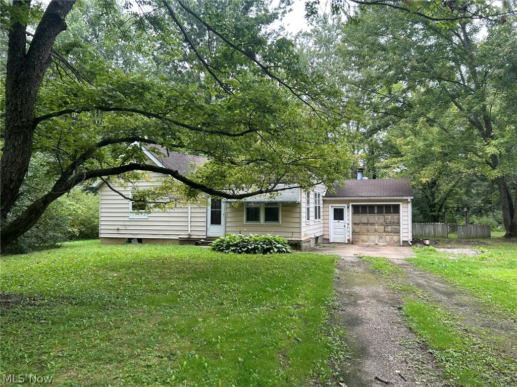 11038 White Avenue Elyria OH 44035