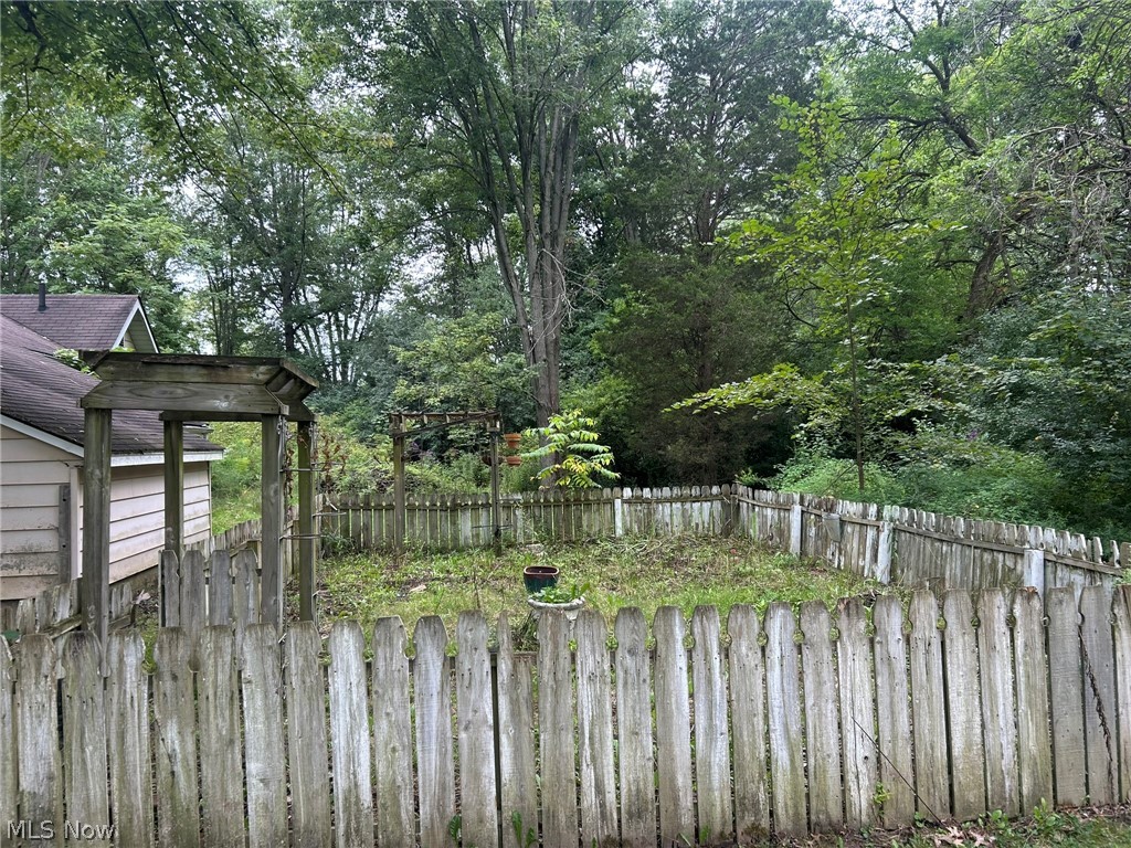 11038 White Avenue Elyria OH 44035