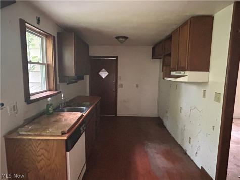 11038 White Avenue Elyria OH 44035